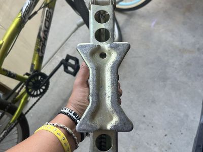 Universal Metal Scissor Jack for Automotive Emergency Tire Change