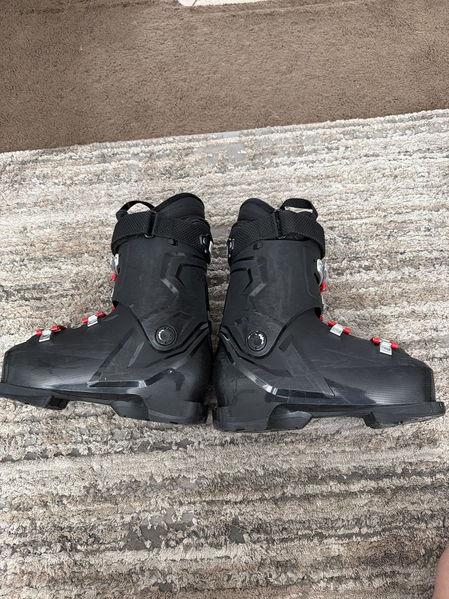 Used 25.5 Atomic Hawx Magna 2025 R100 Downhill Ski Boots Black/Red