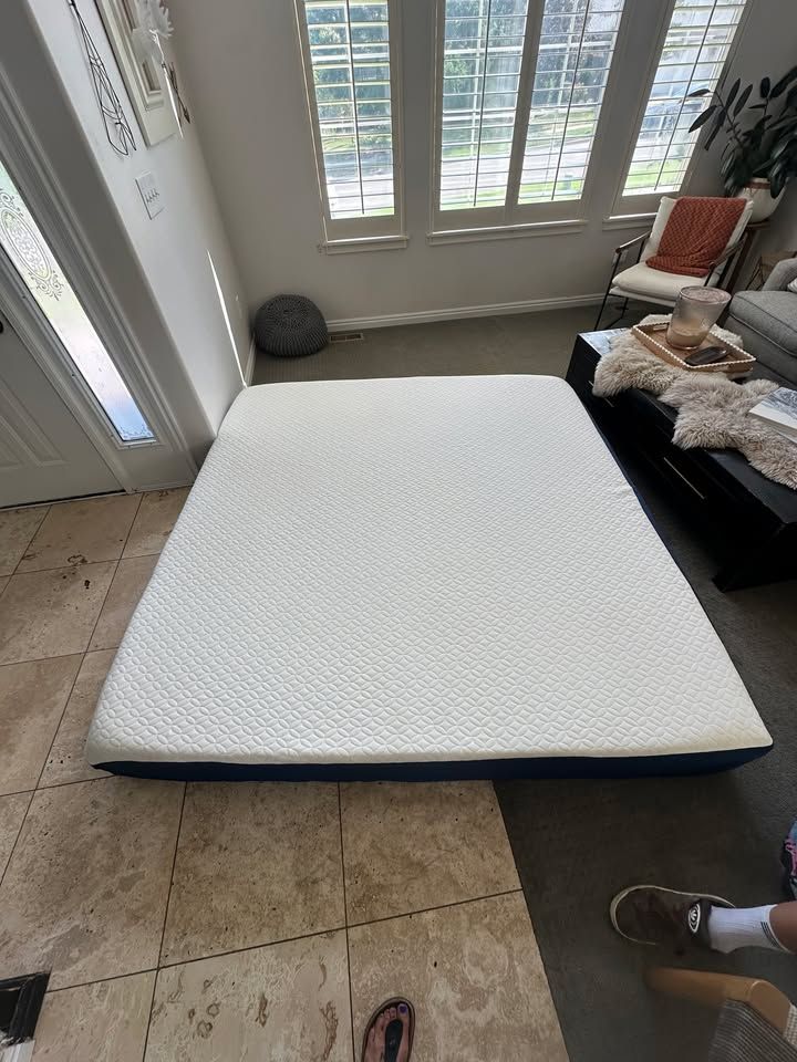 New Memory Foam Mattress – King 10" Thick