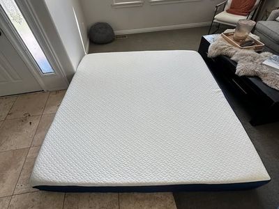 New Memory Foam Mattress – King 10" Thick