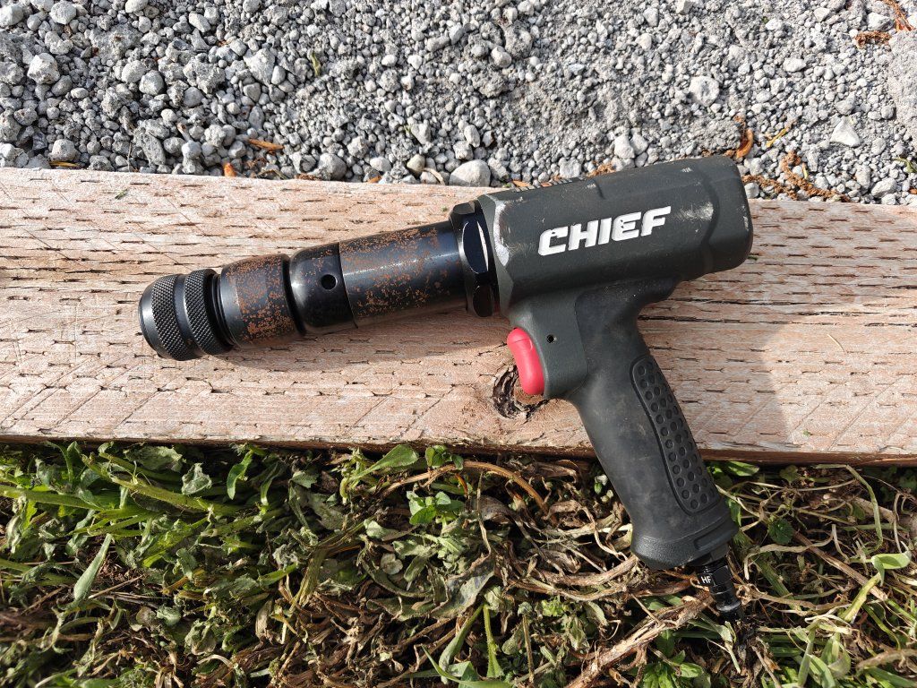 CHIEF Professional Long Barrel Air Hammer
