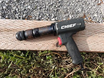 CHIEF Professional Long Barrel Air Hammer