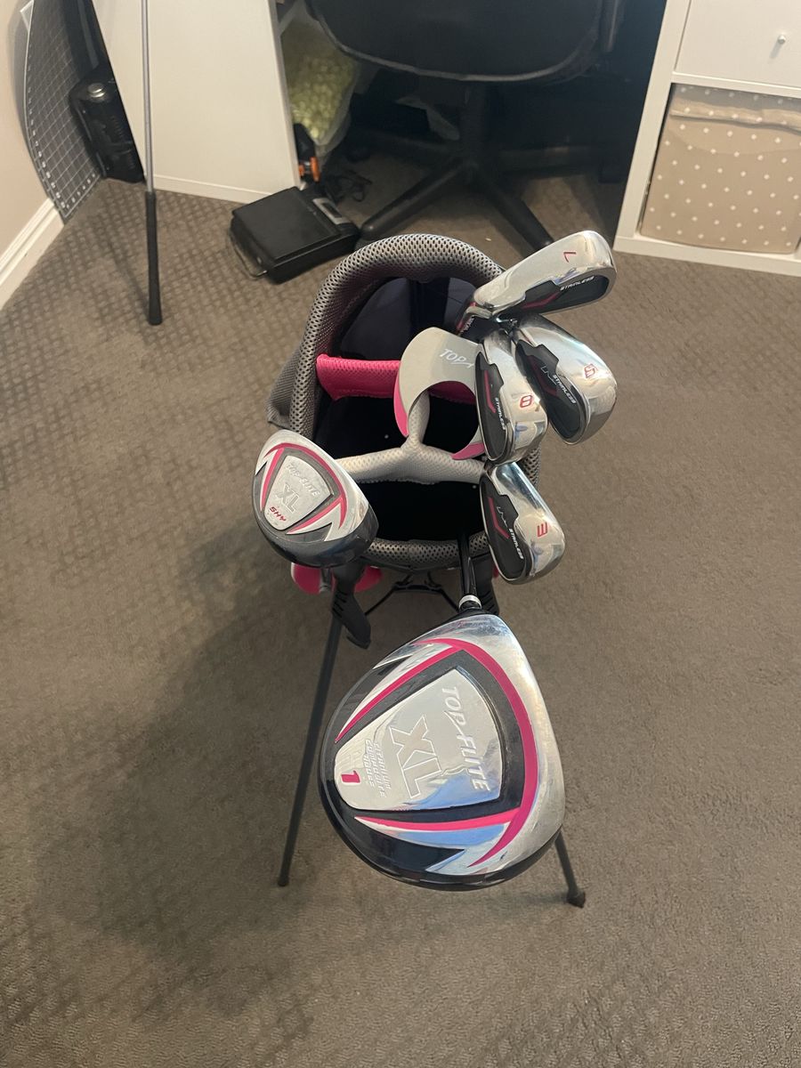 Top Flite XL Women's Golf Club Set w/ Bag, Driver, Irons, Putter, & Glove(left handed)