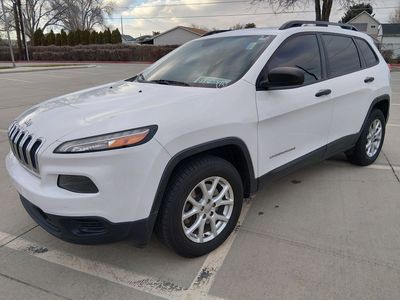 2016 Jeep Cherokee Sport