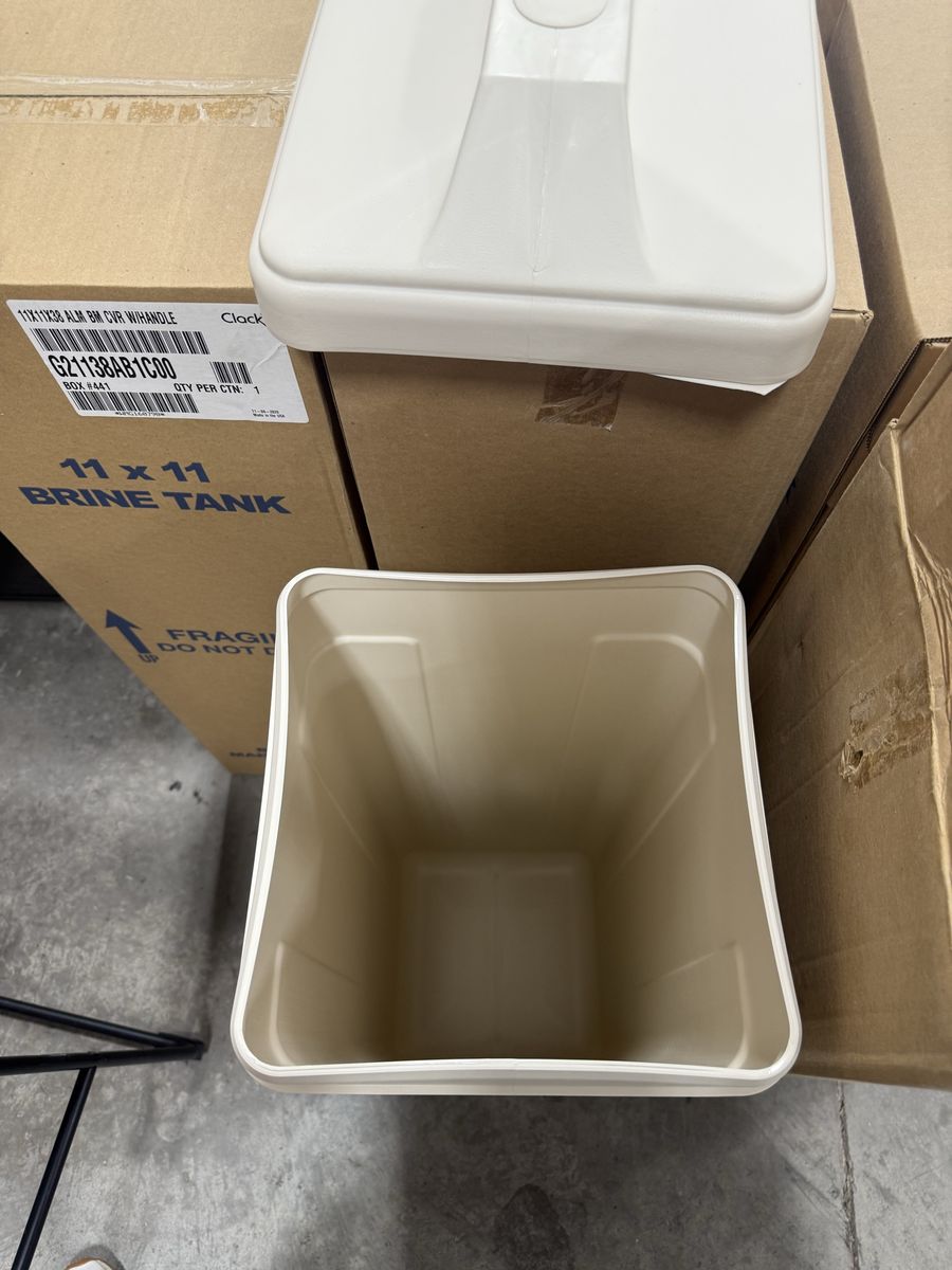 Main image 6