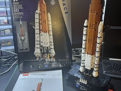 LEGO Technic NASA Artemis Space Launch System Rocket 42221 Built Set Box Manual