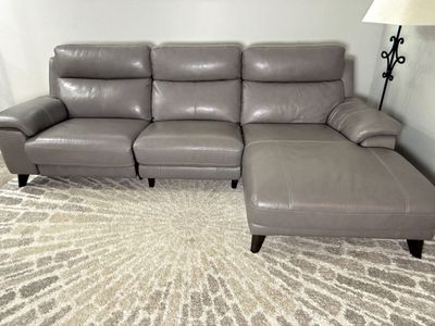 Leather Power Recliner Chaise LIKE NEW Sectional Sofa, RC Willey