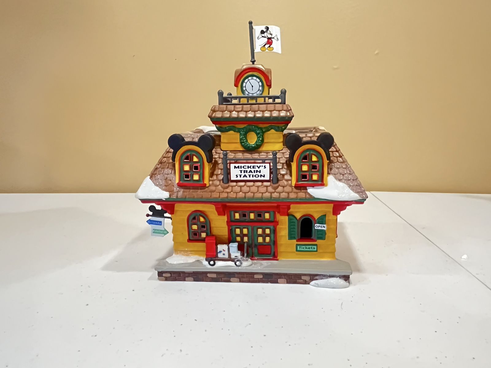 Main image 3