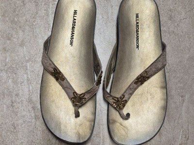 HILARD & HANSON Gold Beaded Thong Sandals - Women's Slip-On Flip-Flops