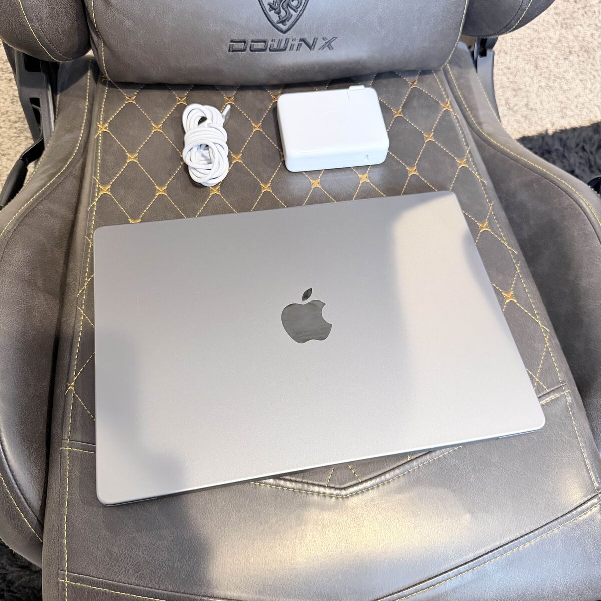 Macbook Pro M2 Pro 14 Inch + Apple Care