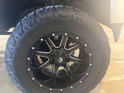 20x12 -44 offset Fuel Mavericks