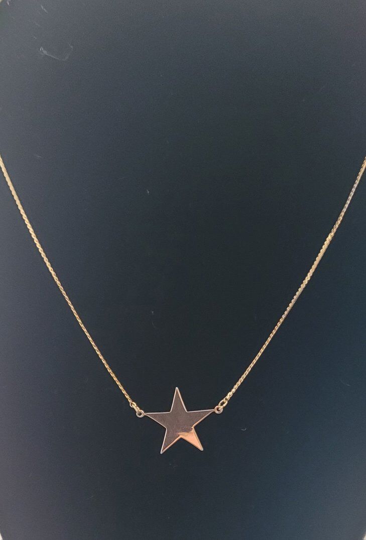 Vintage
1975 Avon Sunny Star Choker Necklace