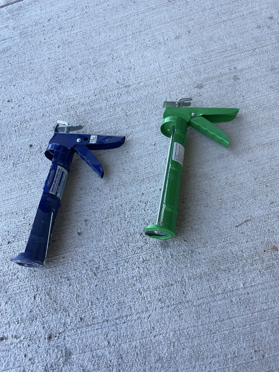 WorkForce Smooth Rod 10oz Caulk Guns - Blue & Green, All-Steel Construction, Spout Cutter, 2-Pack