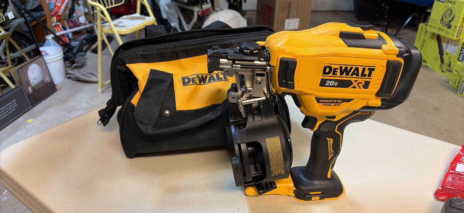 Dewalt 20v Max XR 15 Degree Roofing Nailer (tool O