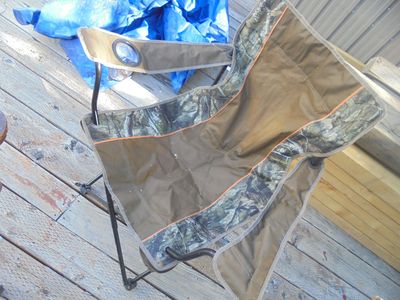 folding Mossy Oak camp chair