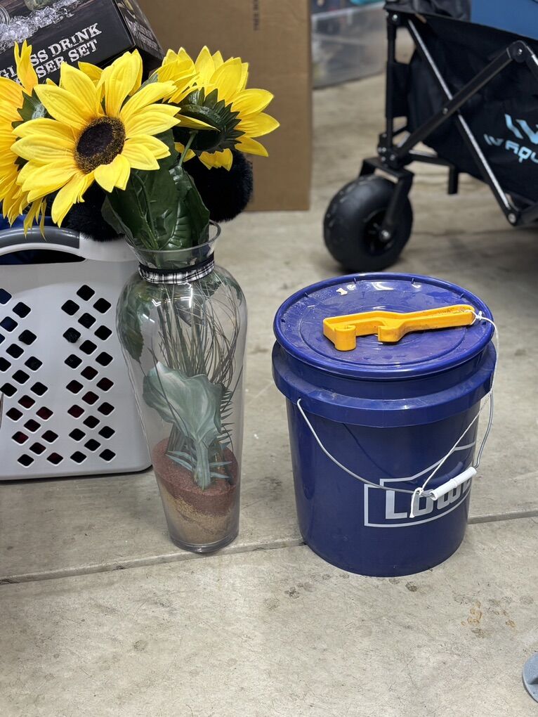 Beautiful Glass Vase With Artificial Sunflowers