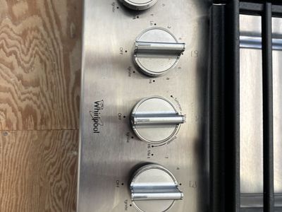 Whirlpool 36 Gas cooktop. 5 Burner