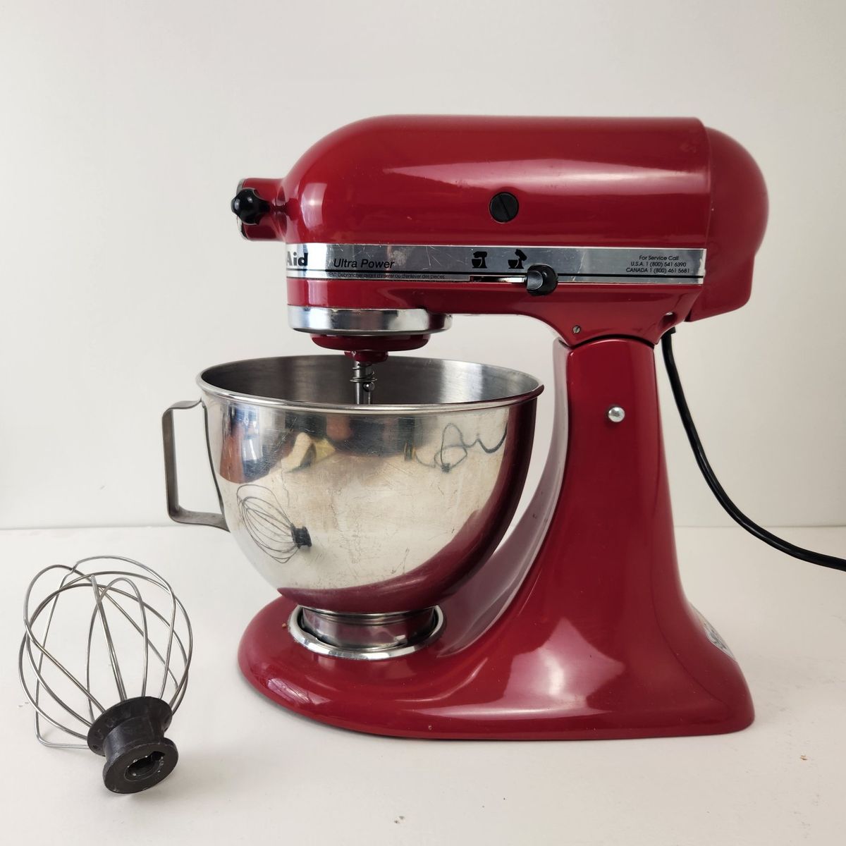 Kitchenaid KSM90ER 4.5 Qt Stand Mixer, 300W, 10 Speed, Tilt Head, Empire Red, Looks & Works Great