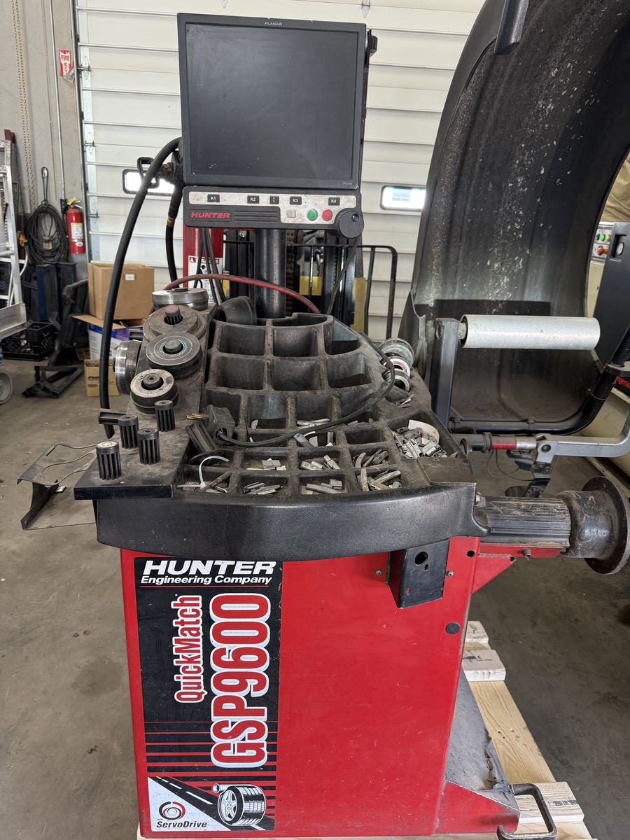 Hunter tire balancer and coats tire machine both work perfect sell as a pair