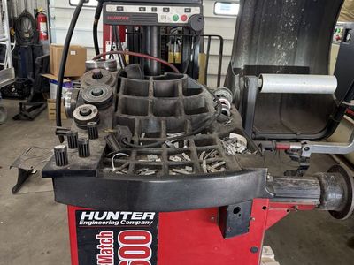Hunter tire balancer and coats tire machine both work perfect sell as a pair