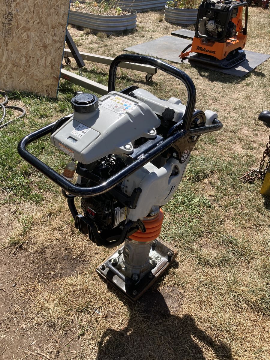 Like New Mikasa MTX-60 Jumping Jack Compactor Tamper Rammer