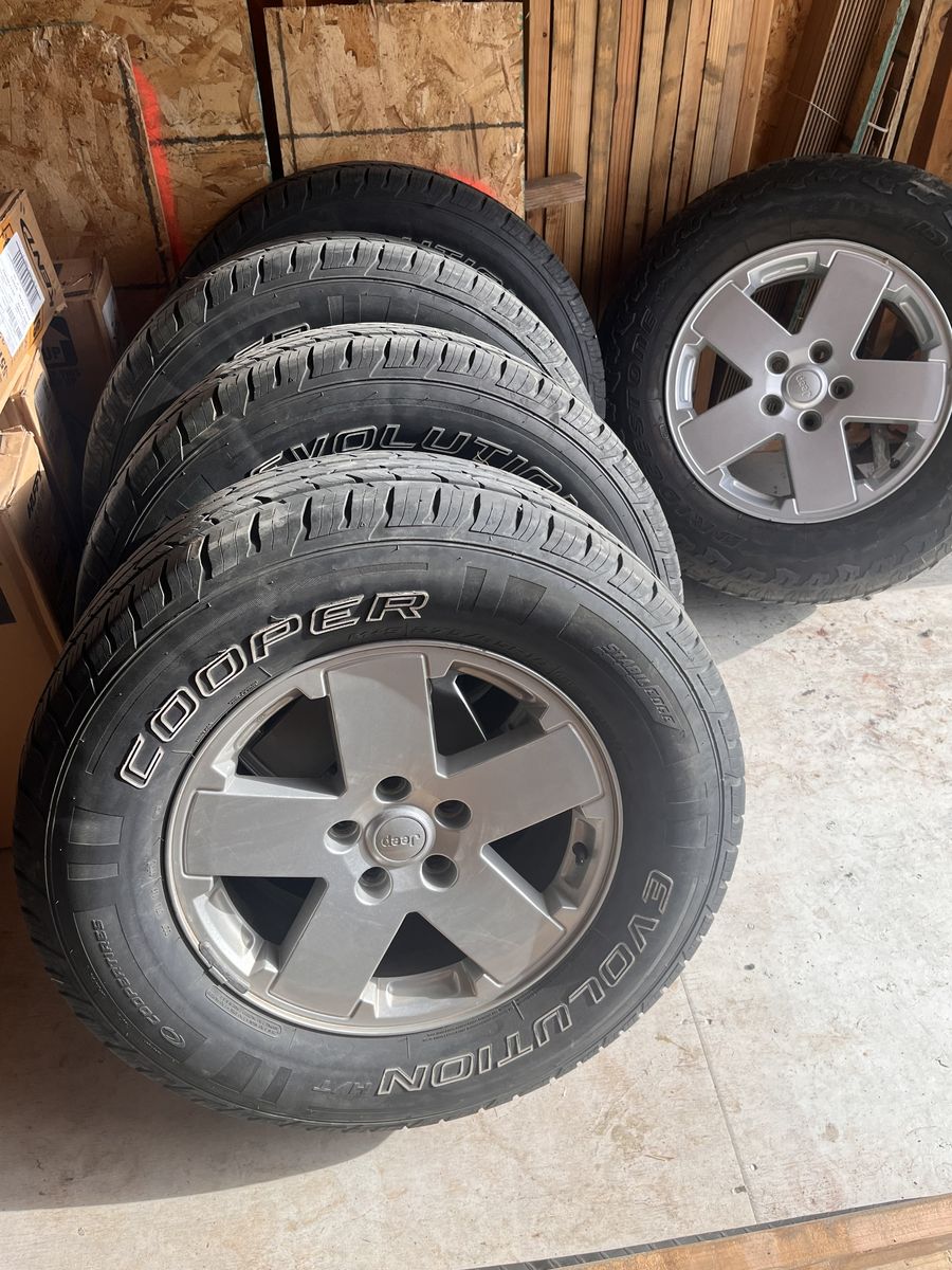 Set of 4 Cooper Evolution M/S 275/65R18 Tires on Jeep Wheel, + spare  Dueler AT 245 Good Tread