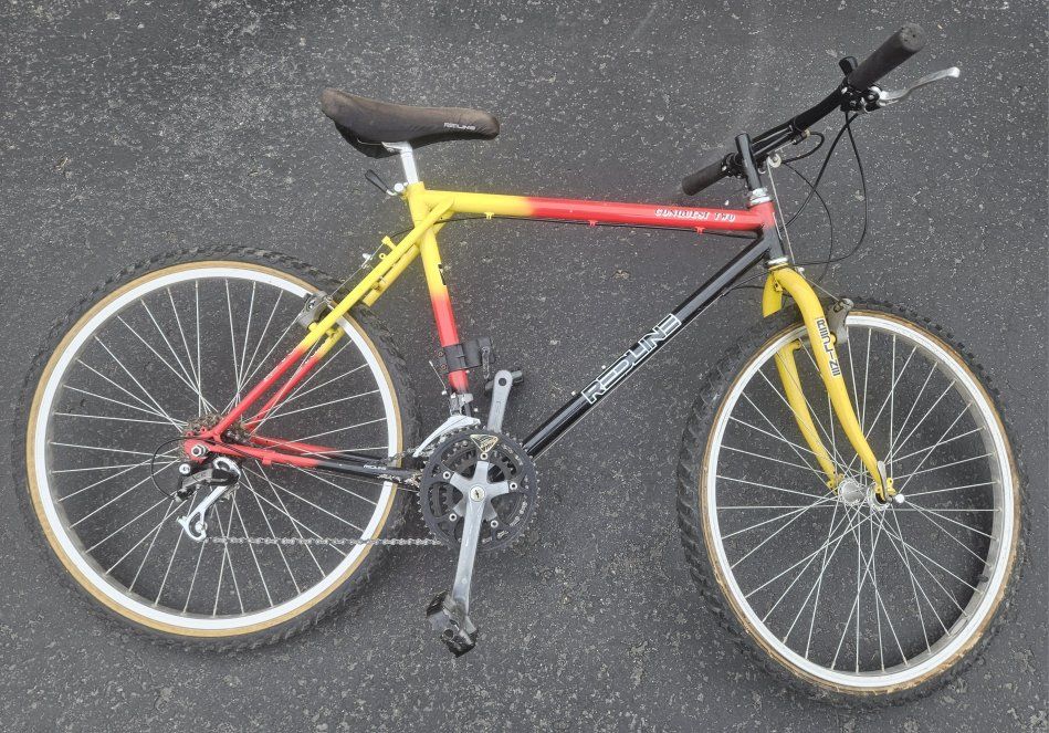 VINTAGE REDLINE MOUNTAIN BIKE WITH ARAYA WHEELS