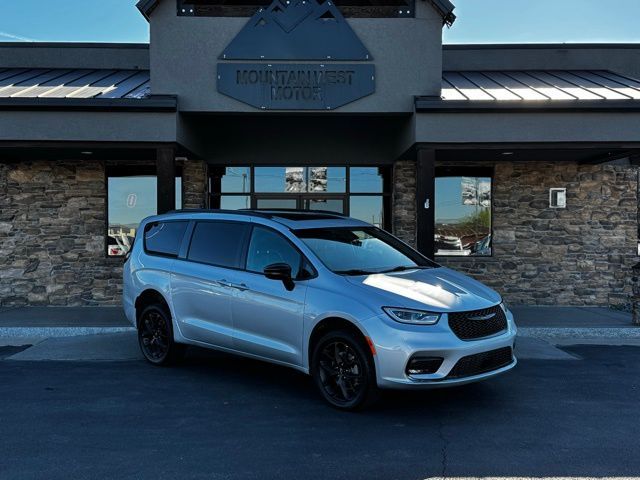 2024 Chrysler Pacifica Limited