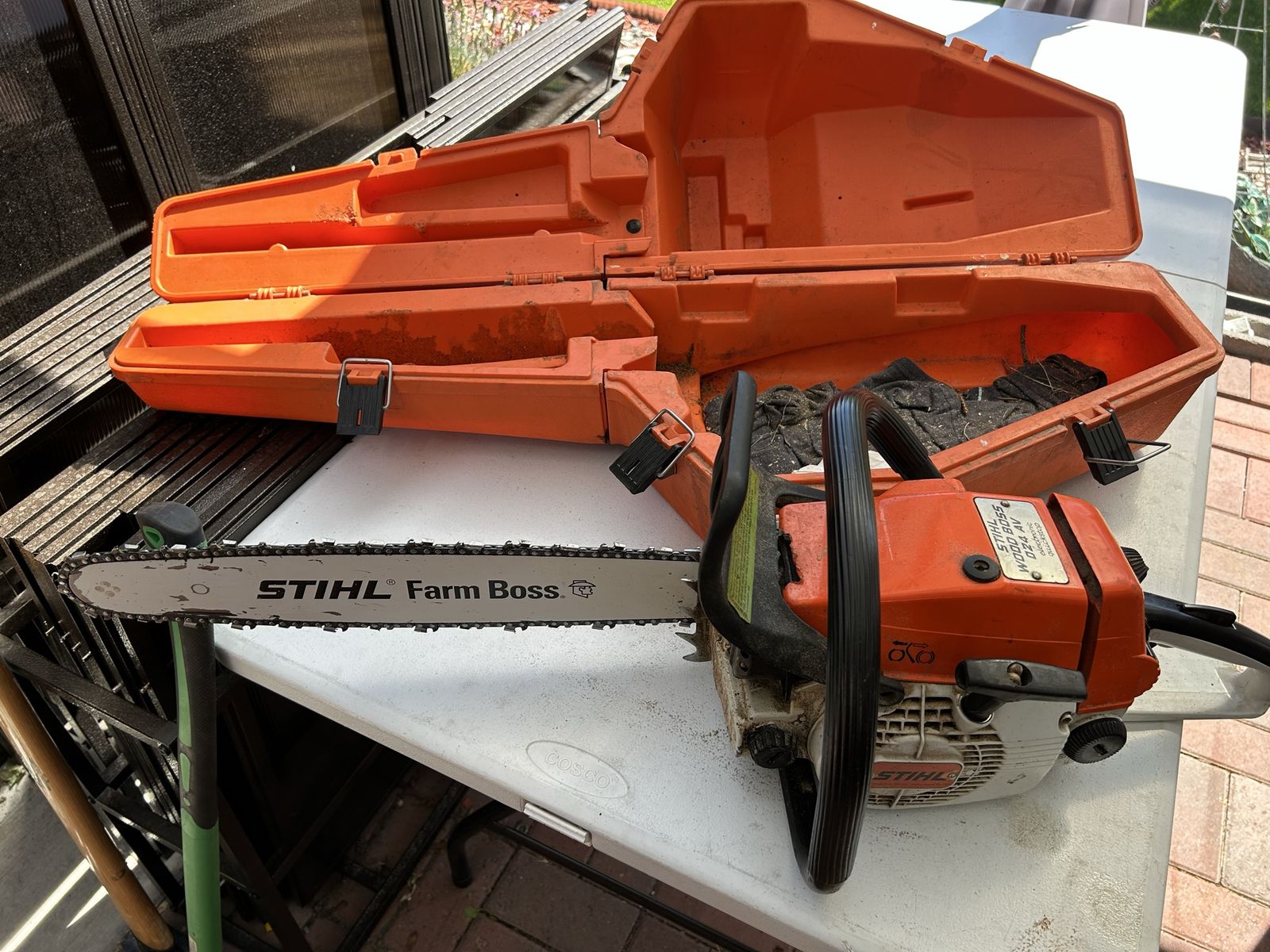 Stihl 024 AV Wood Boss Electronic Quickstop Chainsaw With 18" Bar Plus Chain & Case, Runs Good