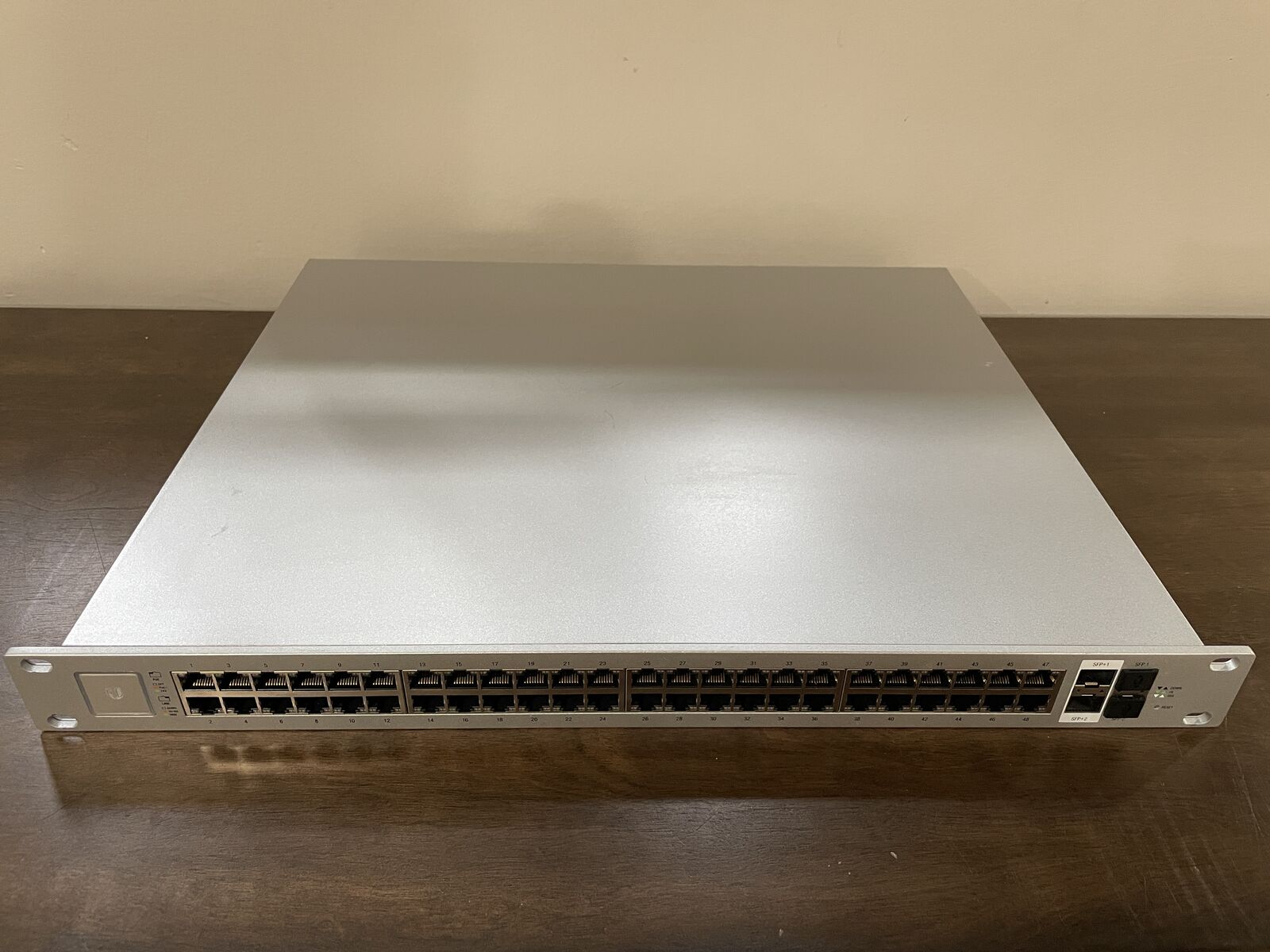 Ubiquiti Networks UniFi (US-48-500W) 48-Port Rack-Mountable Switch