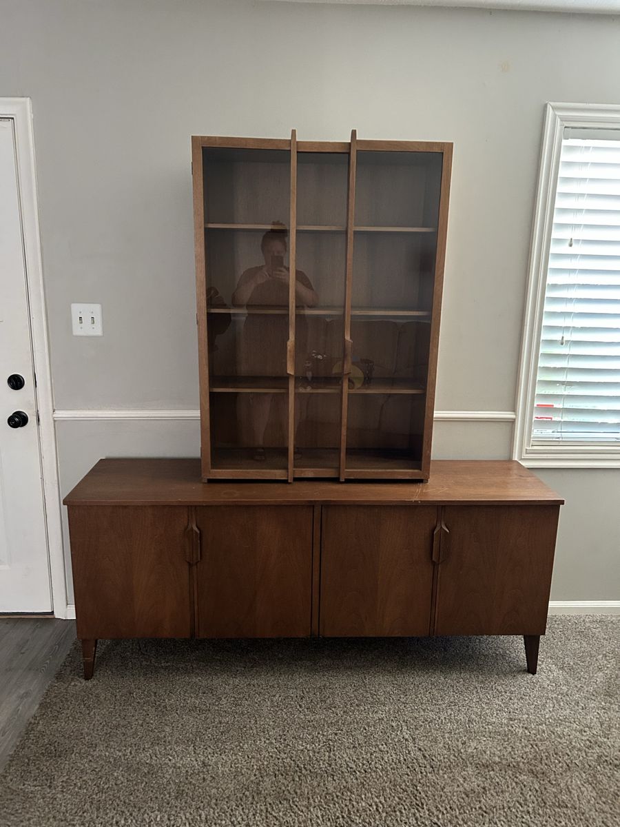 Vintage Mid-Century Modern Wood China Cabinet/Hutch with Glass Doors & Storage Buffet