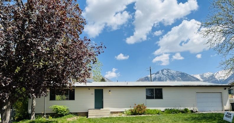 6 Bedroom, 3 Bathroom House Available Now