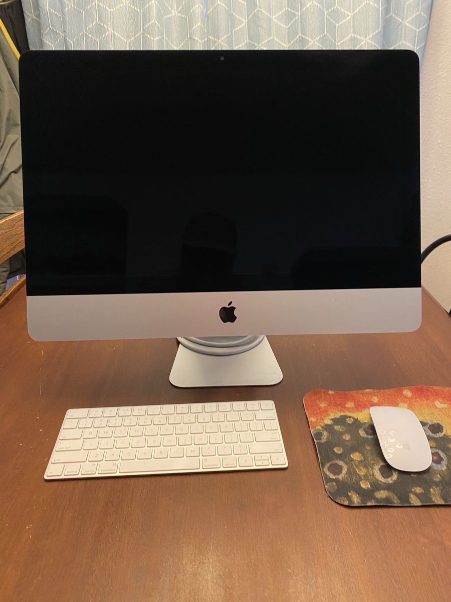 Apple iMac 21.5” Retina 4K (Late 2015)