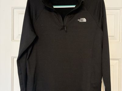 The North Face Womens Black Quarter Zip Pullover L
