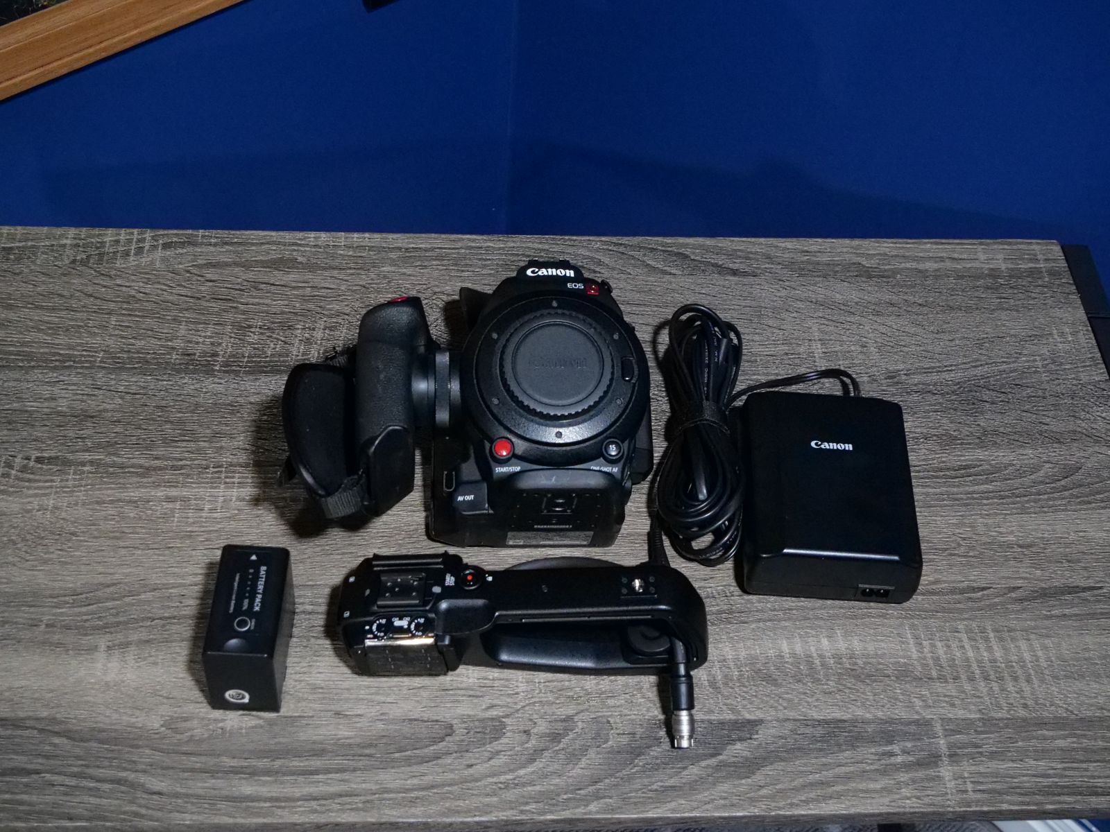 Canon C100 Mark II + Slider