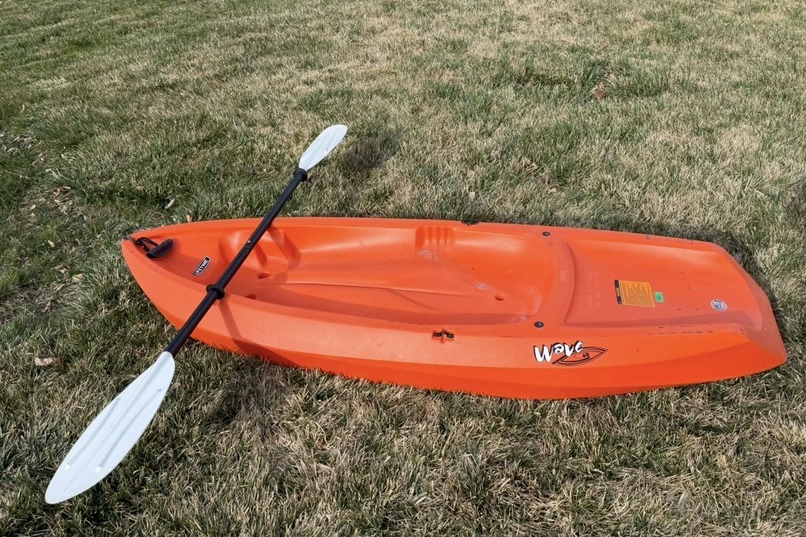 Lifetime Wave Kids Kayak With Paddles