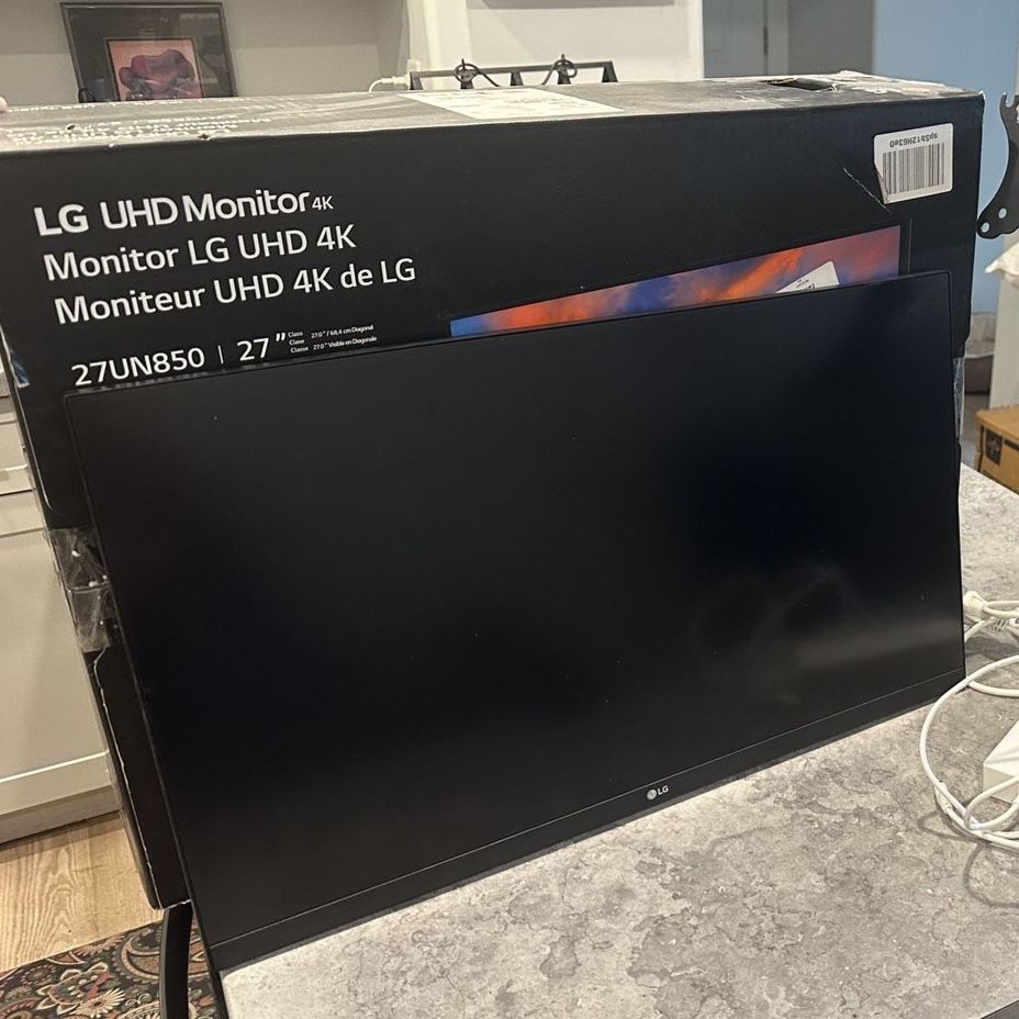 27" LG UHD 4K IPS HDR USB-C Monitor with 2 arm monitor desk stand and Laptop tray.