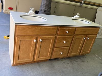 Bathroom cabinet with dual sinks