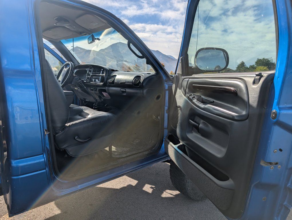 Main image 6