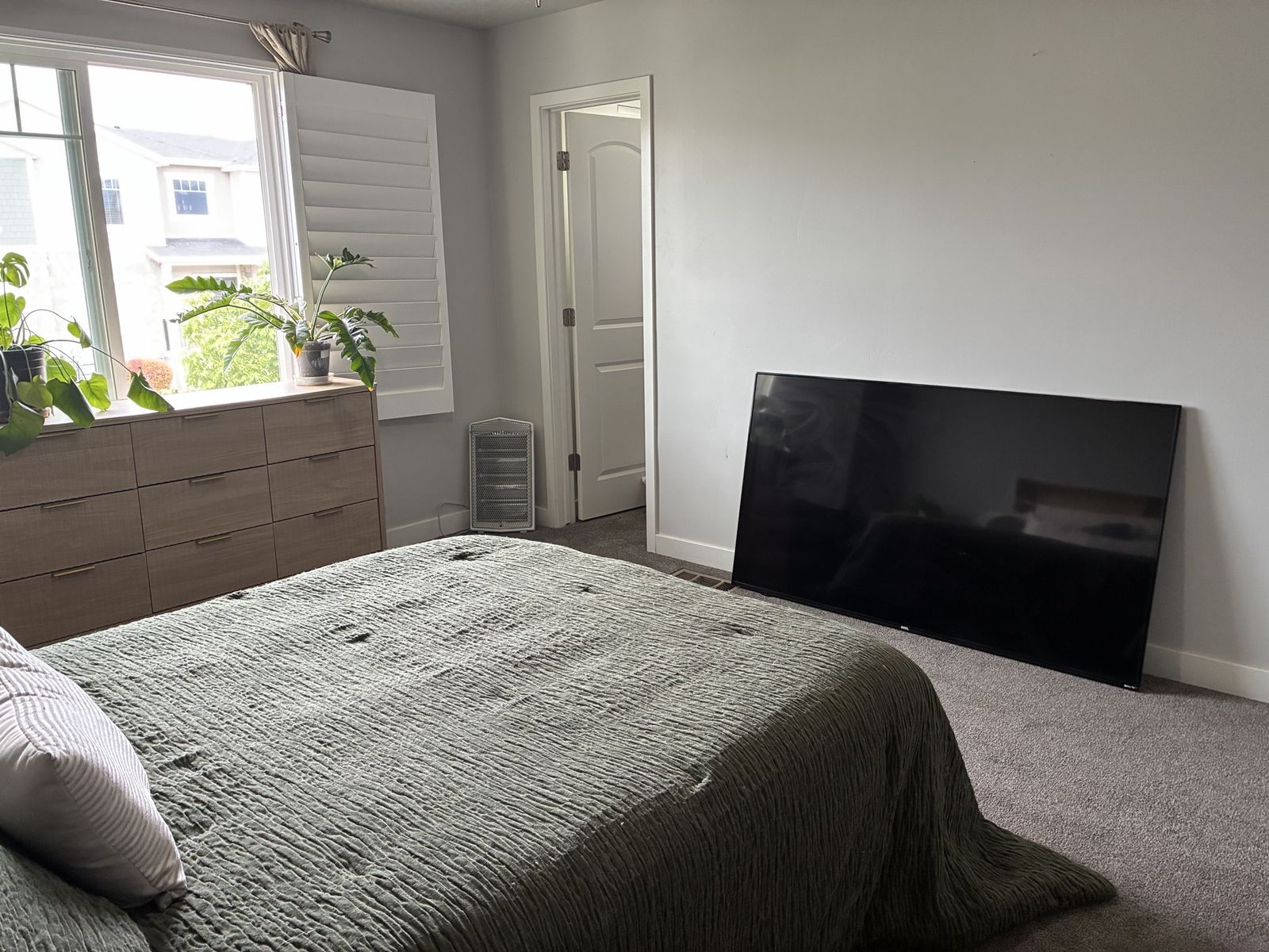 Main image 10