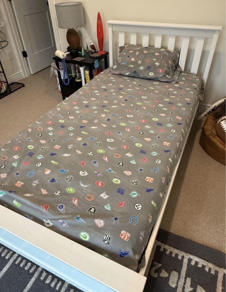 Twin bed frame ( Plank + Beam )