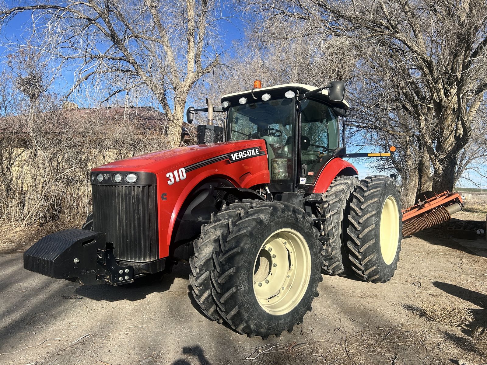 2015 Versatile 310 MFWD Tractor