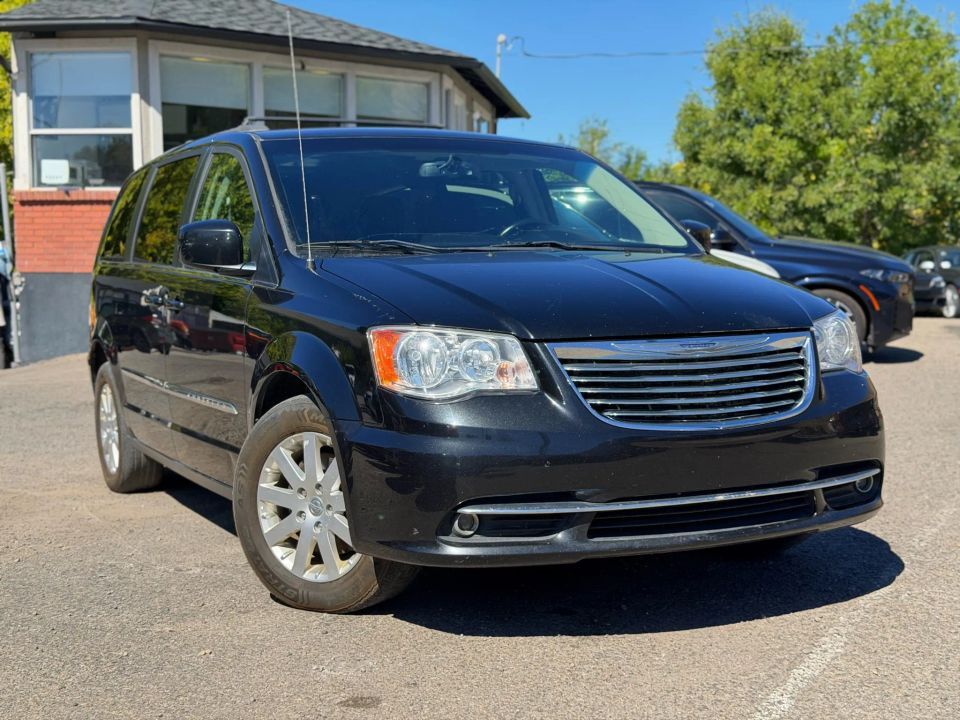 2015 CHRYSLER TOWN AND COUNTRY Touring