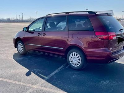 2004 TOYOTA SIENNA CE
