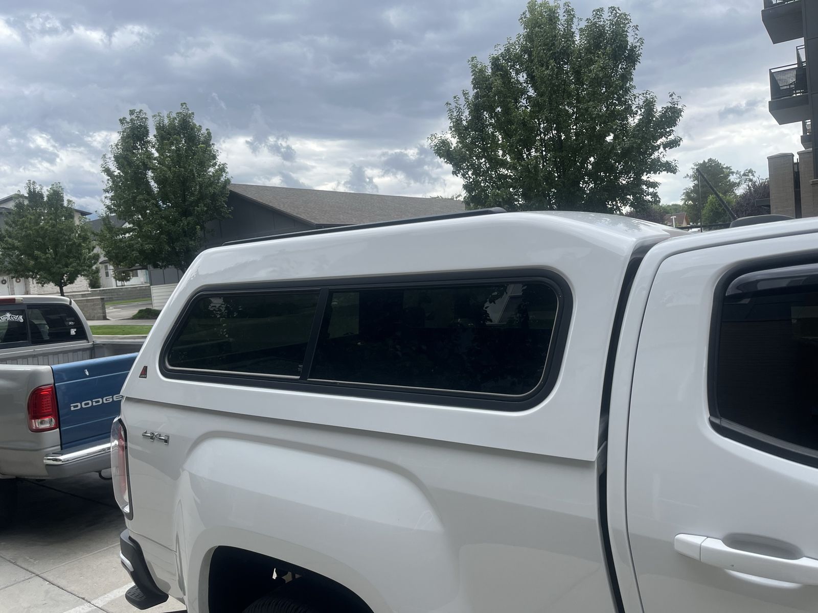 Leer 180 Mid-Rise Camper Shell for 2015-2022 GMC/Chevy Canyon/Colorado