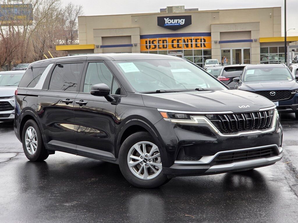 2024 Kia Carnival LX