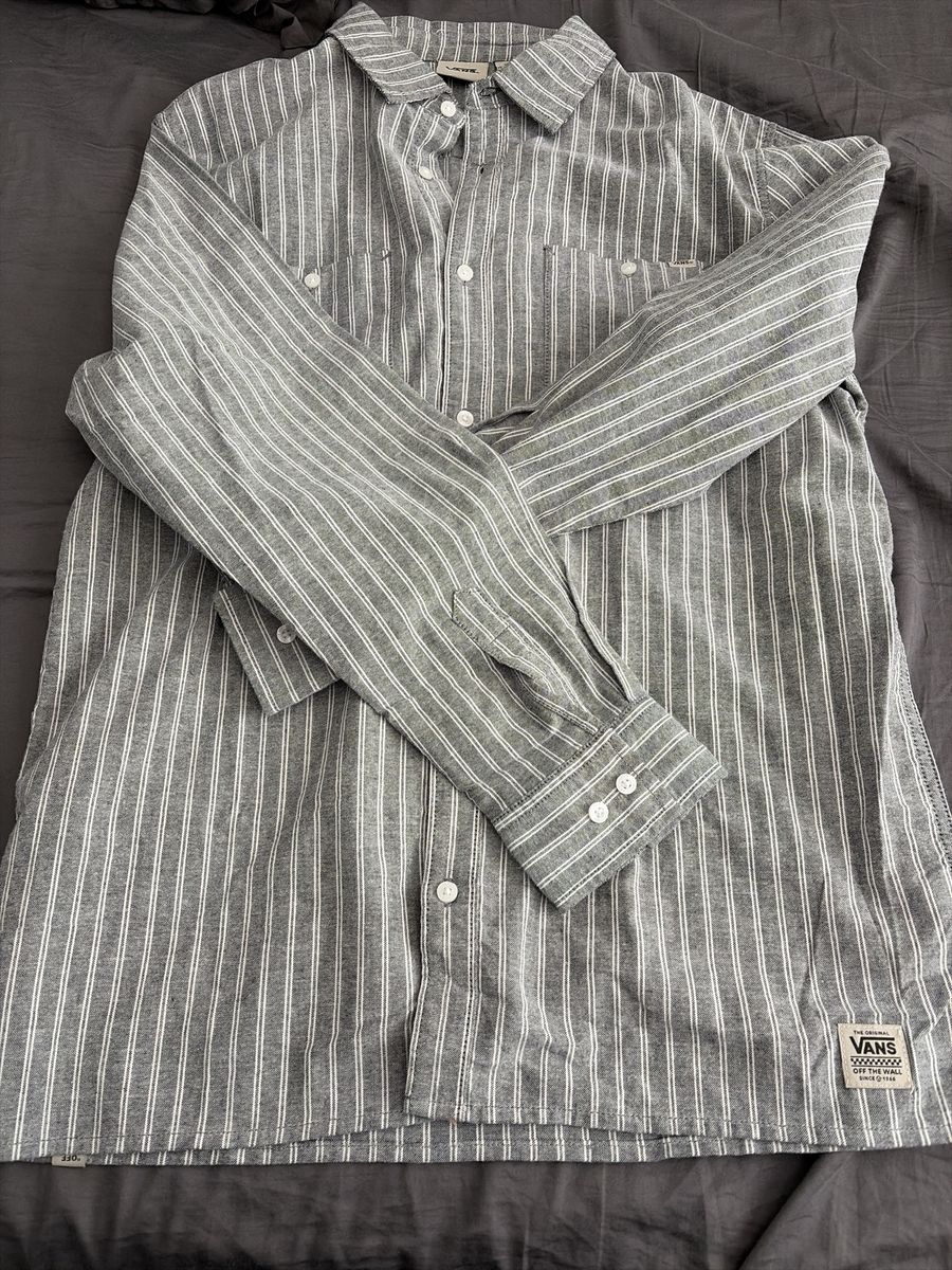 Men’s Vans LG Buttoned Shirt - NEVER WORN