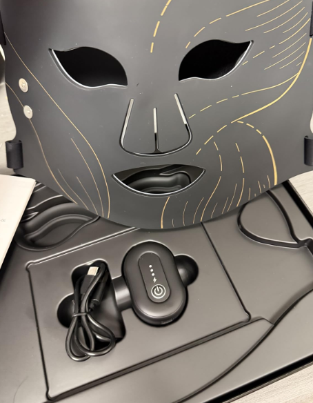 New in box Cordless Red Light Face Mask