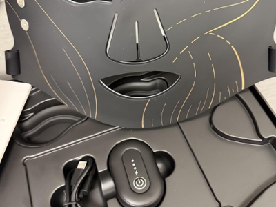 New in box Cordless Red Light Face Mask