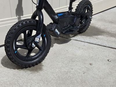 Stacyc 12 E-Drive Electric Balance Bike - Black with XL Battery & Charger